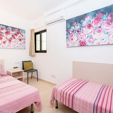 Islet Promenade Seafront Family Apartment With 2 Balconies By Getawaysmalta St. Paul's Bay Esterno foto