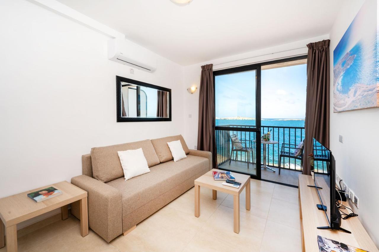 Islet Promenade Seafront Family Apartment With 2 Balconies By Getawaysmalta St. Paul's Bay Esterno foto