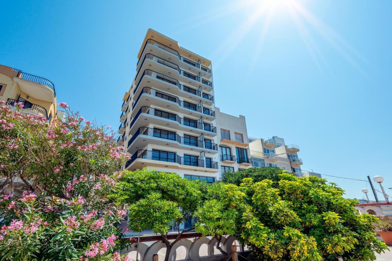 Islet Promenade Seafront Family Apartment With 2 Balconies By Getawaysmalta St. Paul's Bay Esterno foto