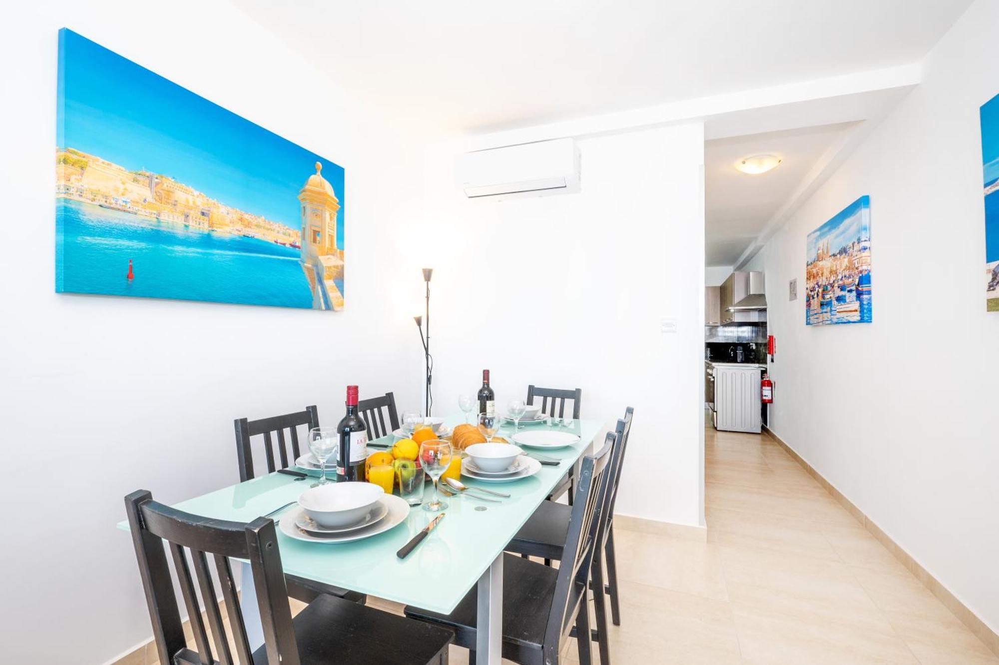 Islet Promenade Seafront Family Apartment With 2 Balconies By Getawaysmalta St. Paul's Bay Esterno foto