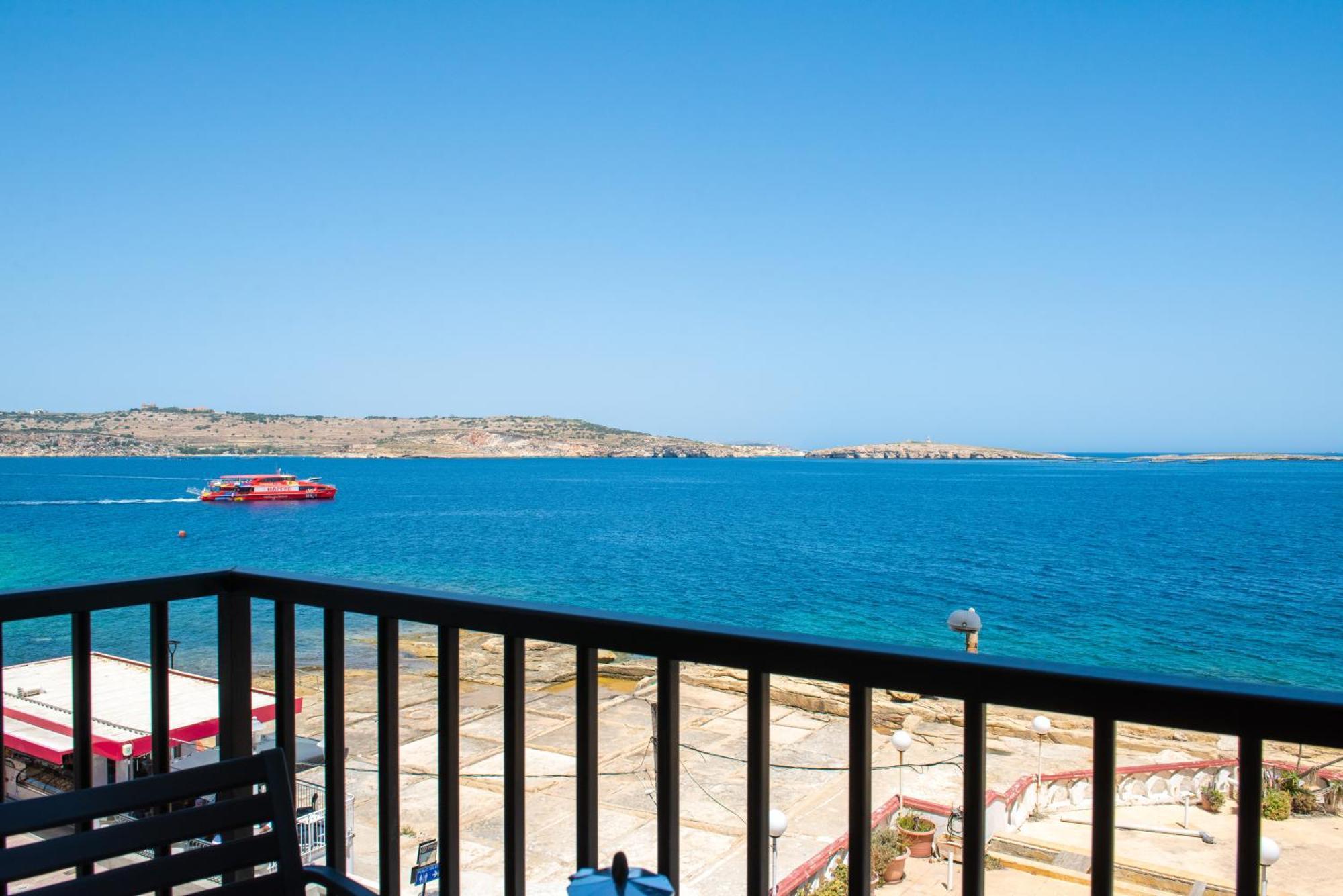 Islet Promenade Seafront Family Apartment With 2 Balconies By Getawaysmalta St. Paul's Bay Esterno foto