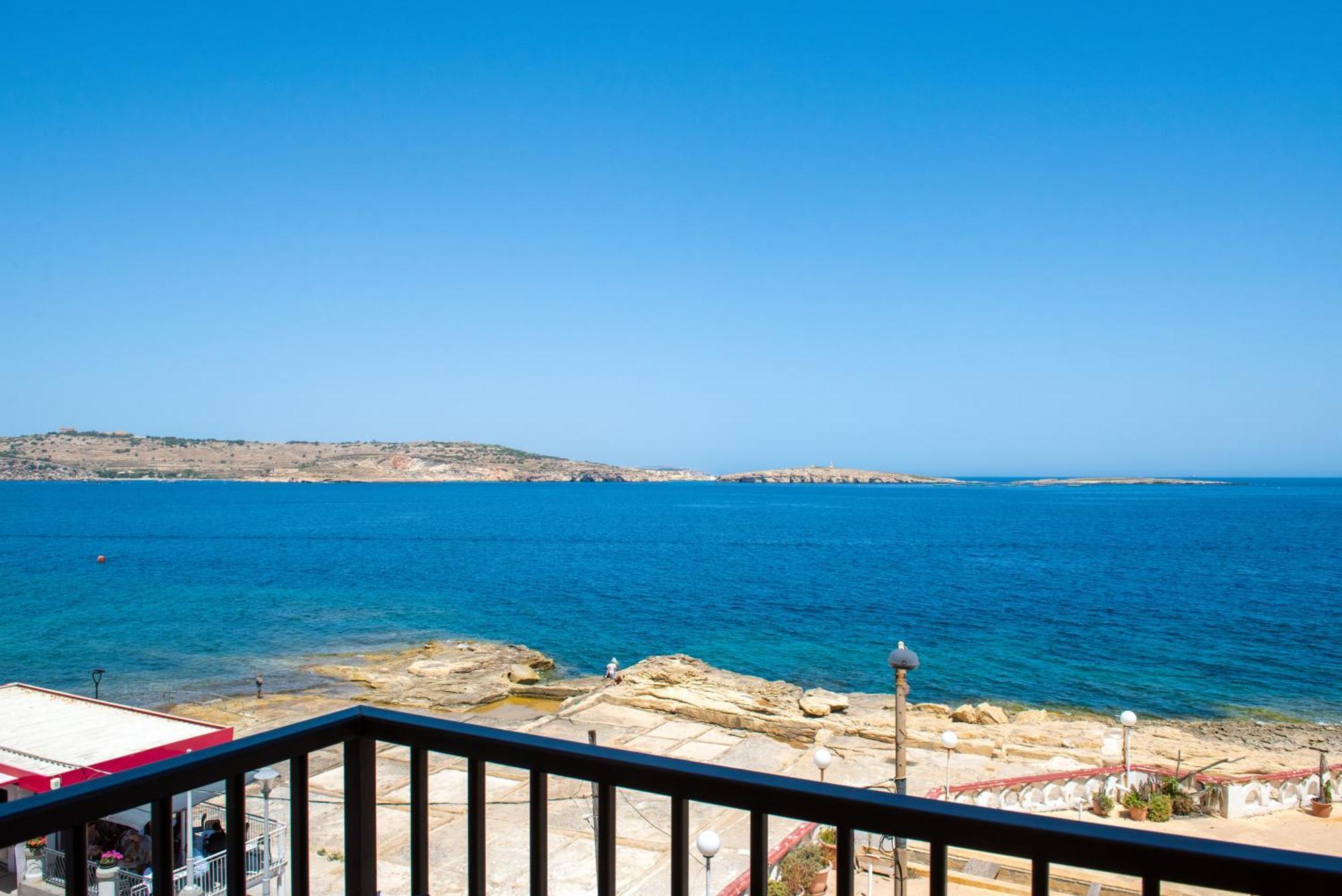 Islet Promenade Seafront Family Apartment With 2 Balconies By Getawaysmalta St. Paul's Bay Esterno foto